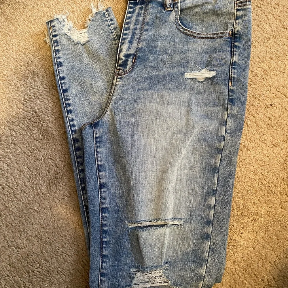 American Eagle Outfitters Women's Skinny Jeans - Light Blue and Dark Gray - Picture 3 of 4